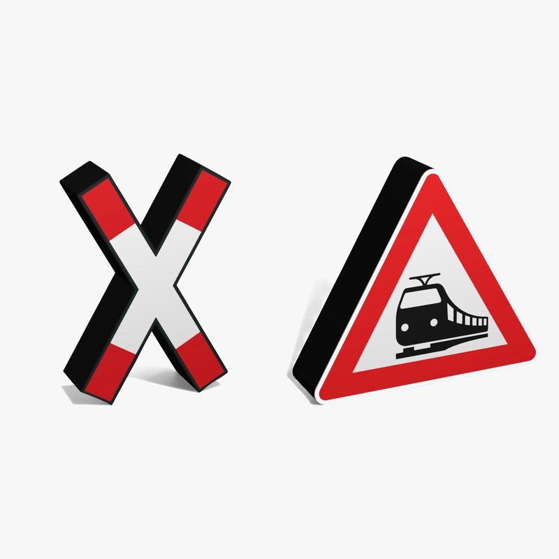Set aus zwei Lampen: Andreaskreuz Zeichen 201 und Bahnübergang Zeichen 151, nebeneinander
