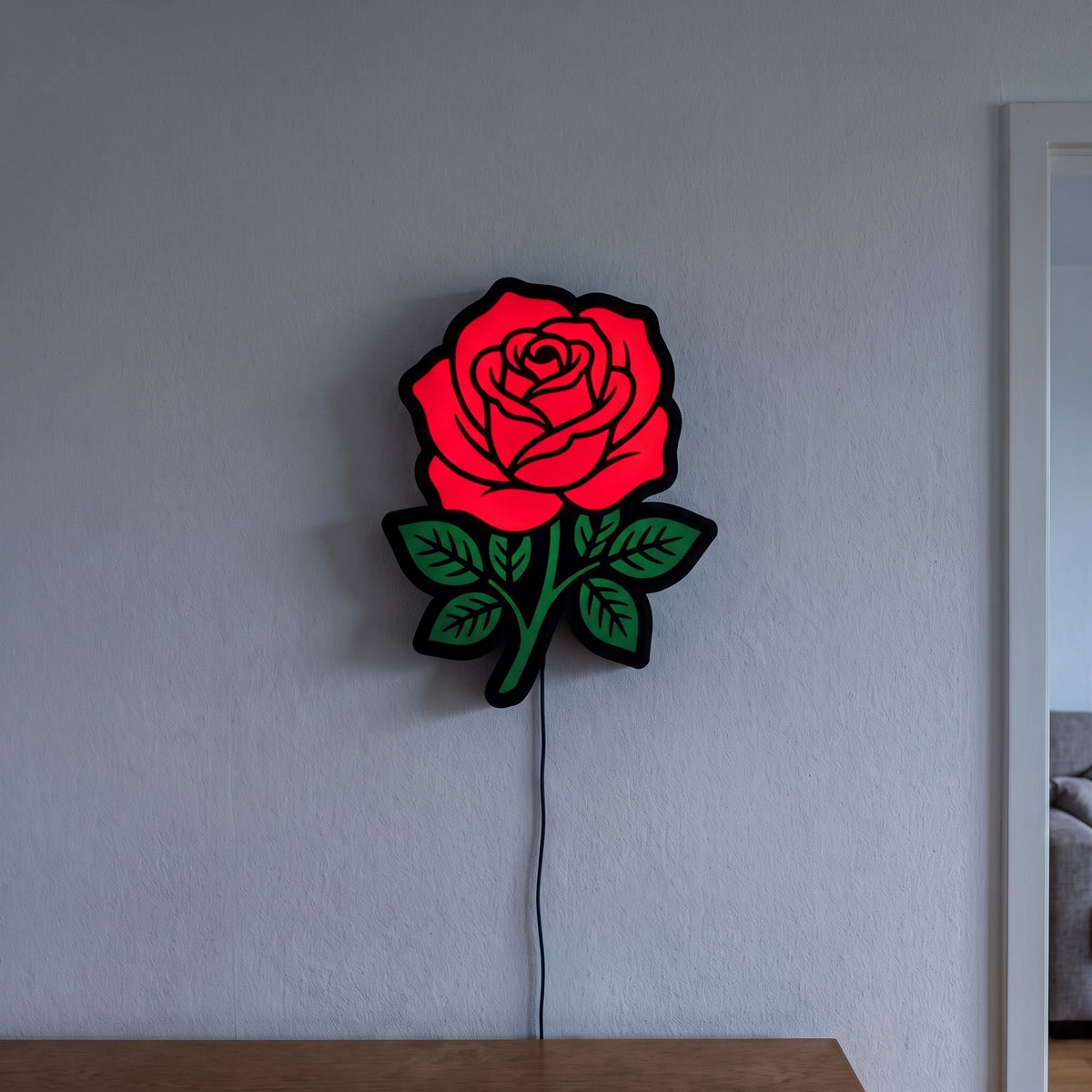 Rose Lampe, an der Wand leuchtend