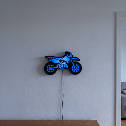 Enduro Lampe, an der Wand leuchtend
