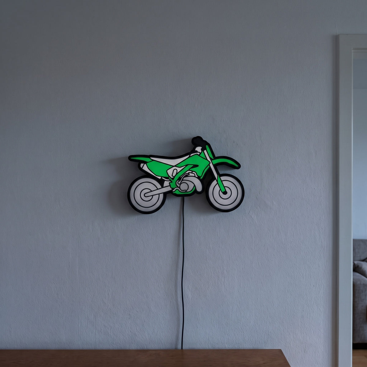 Motocross Lampe, an der Wand leuchtend