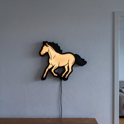 Mustang Lampe, an der Wand leuchtend