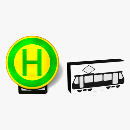 Set aus zwei Lampen: Haltestelle Zeichen 224 und Straßenbahn Zeichen 1010-56, nebeneinander